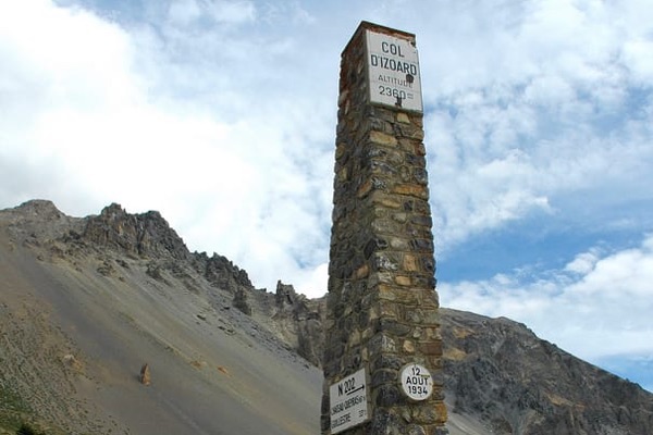 volzzius moto guzzi tour de france