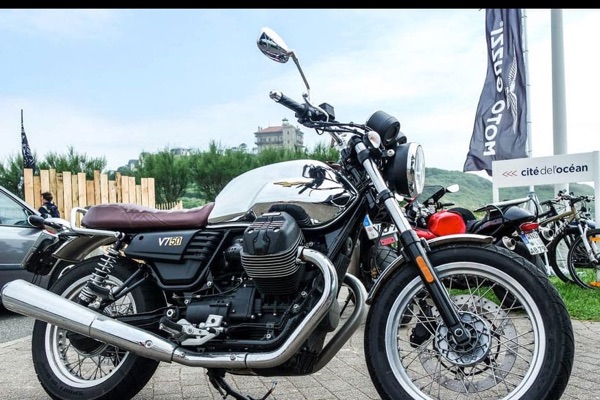 moto guzzi wheels and waves