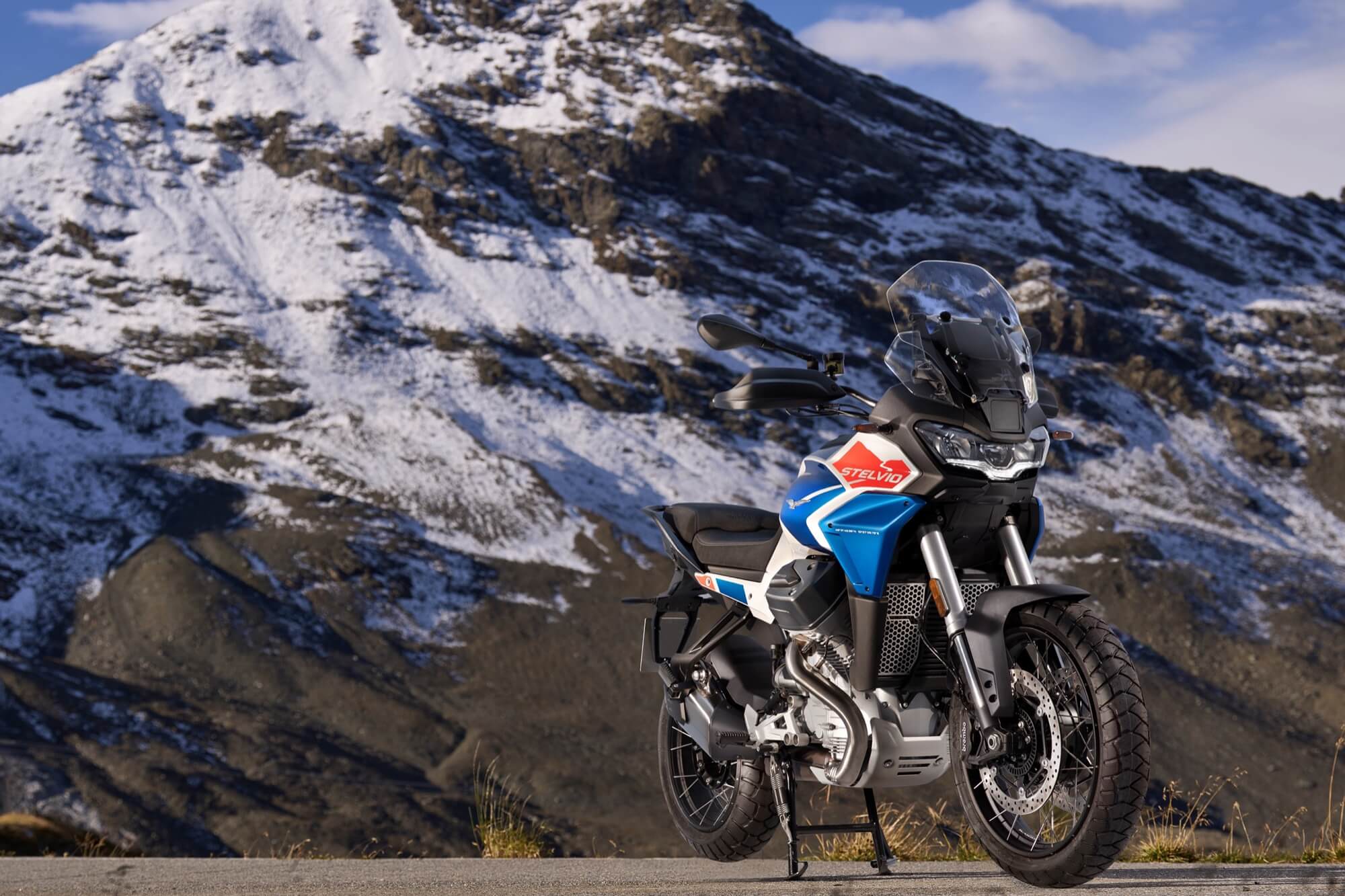 MOTO GUZZI STELVIO E IL PASSO DELLO STELVIO: DUE ICONE IN UN UNICO GRANDE EVENTO