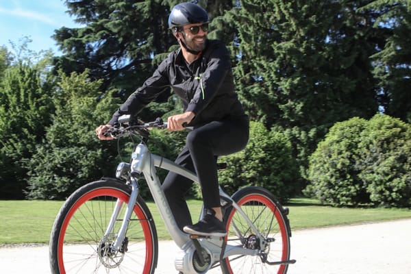 piaggio wi-bike bike up