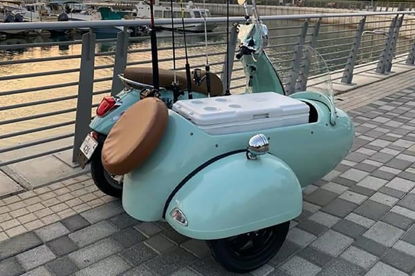 A DUBAI, VESPA GT CON SIDECAR PER ANDARE… A PESCA
