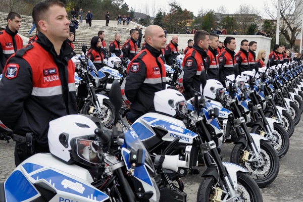 aprilia polizia albania