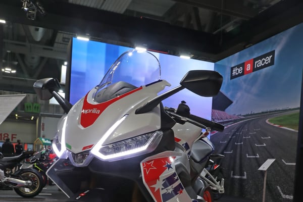 Aprilia RS 660 Limited Edition 2022, omaggio al successo nell'AMA -  Motociclismo