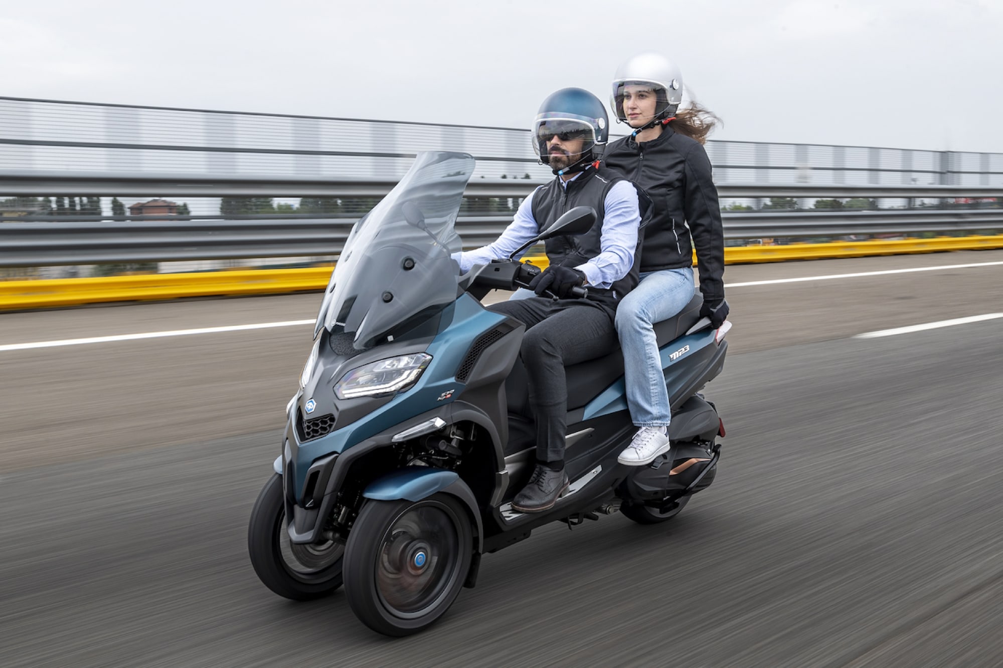 Piaggio endows new MP3 tilting 3-wheeler with first-in-class radar