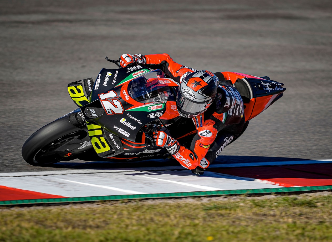 A PORTIMAO, ALEIX ESPARGARÓ CADE NEL TENTATIVO DI RIMONTA. MAVERICK VIÑALES ACCUMULA CHILOMETRI ED ESPERIENZA MA SI FERMA FUORI DAI PUNTI.