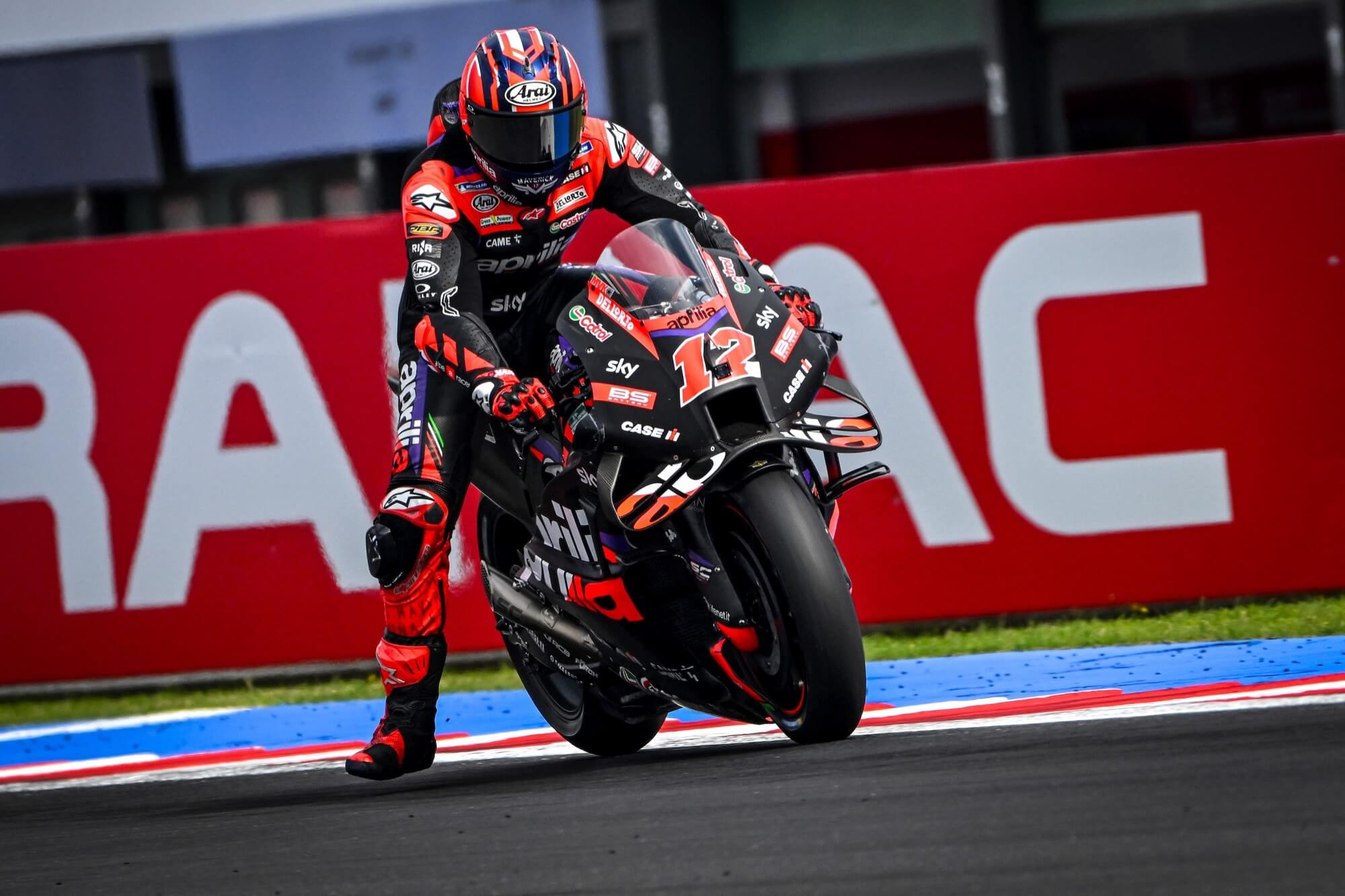 APRILIA RACING HEADS TO INDONESIA, THE ASIAN TOUR BEGINS. VIÑALES AND ESPARGARÓ READY FOR THE MANDALIKA RACE