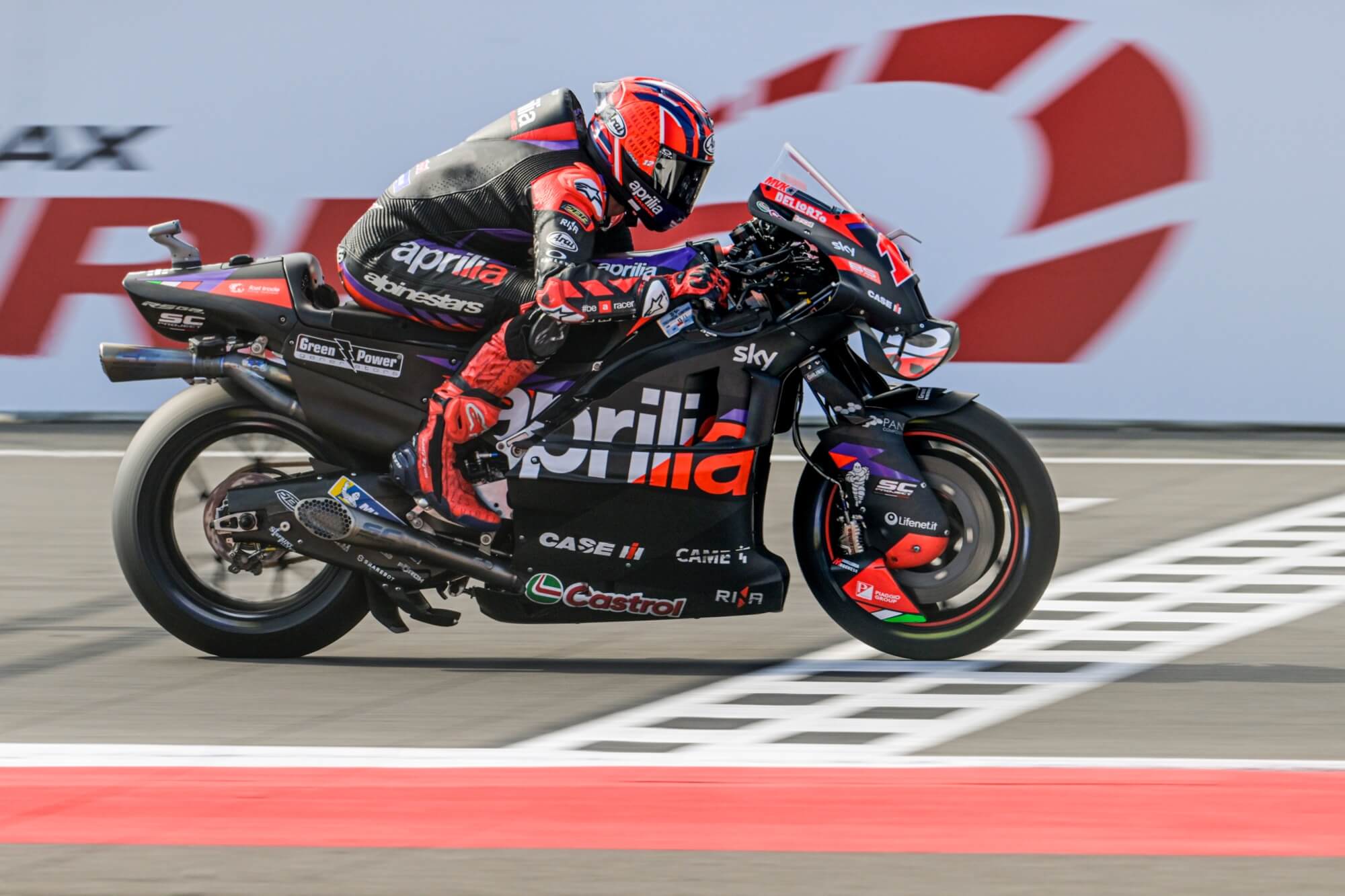 TWO APRILIAS IN THE TOP TEN IN THE MANDALIKA RACE