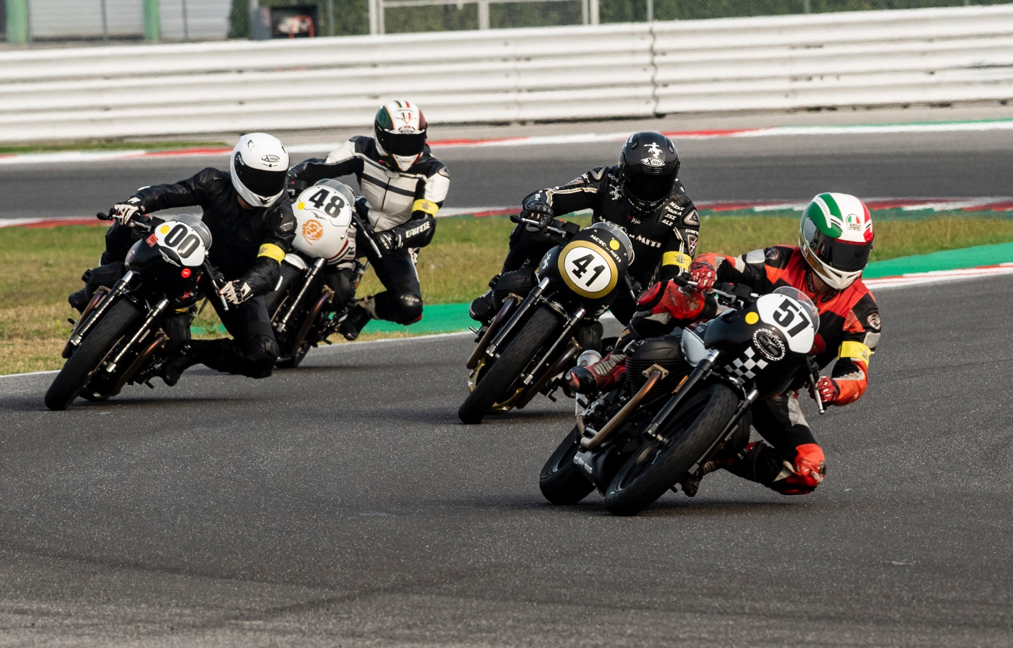 SCATTA A VALLELUNGA IL TROFEO MOTO GUZZI FAST ENDURANCE 2020