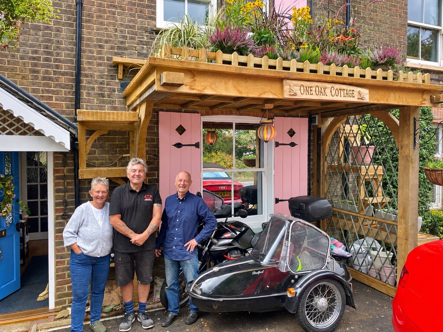 THE GLORIOUS FOLLY. A MOTO GUZZI, A SIDECAR AND THE ROAD TO MADNESS. BY RAY WILSON
